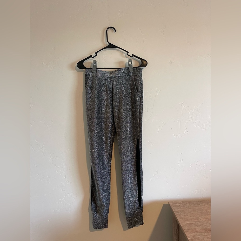 Women’s Tinsel like Pants with Open Sides